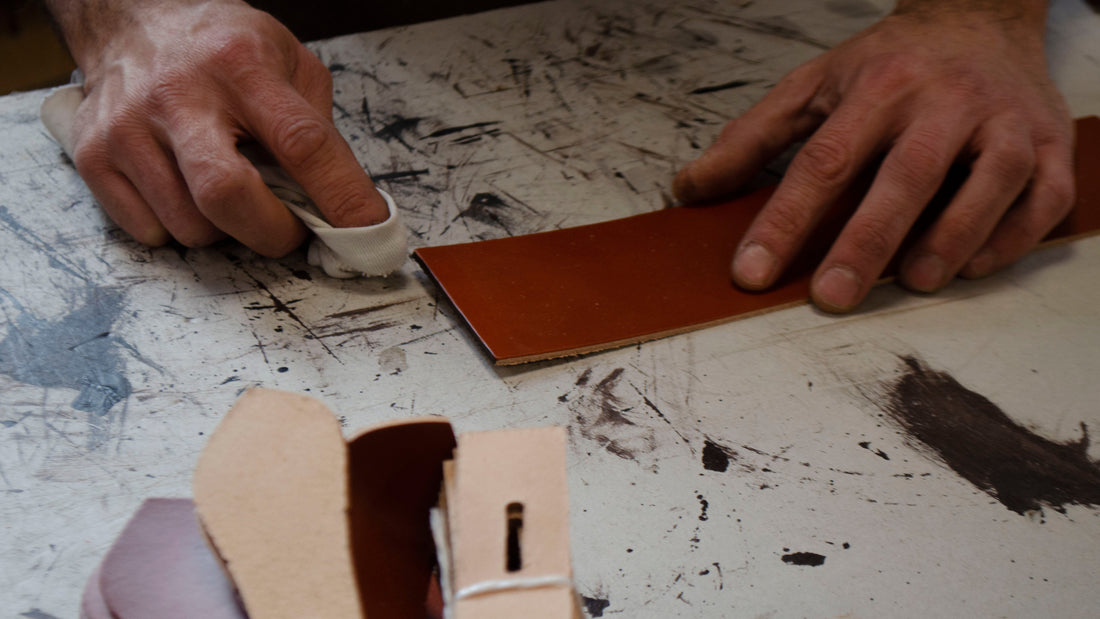 Atelier de façon maroquinerie à Paris : comment choisir le bon partenaire de fabrication cuir