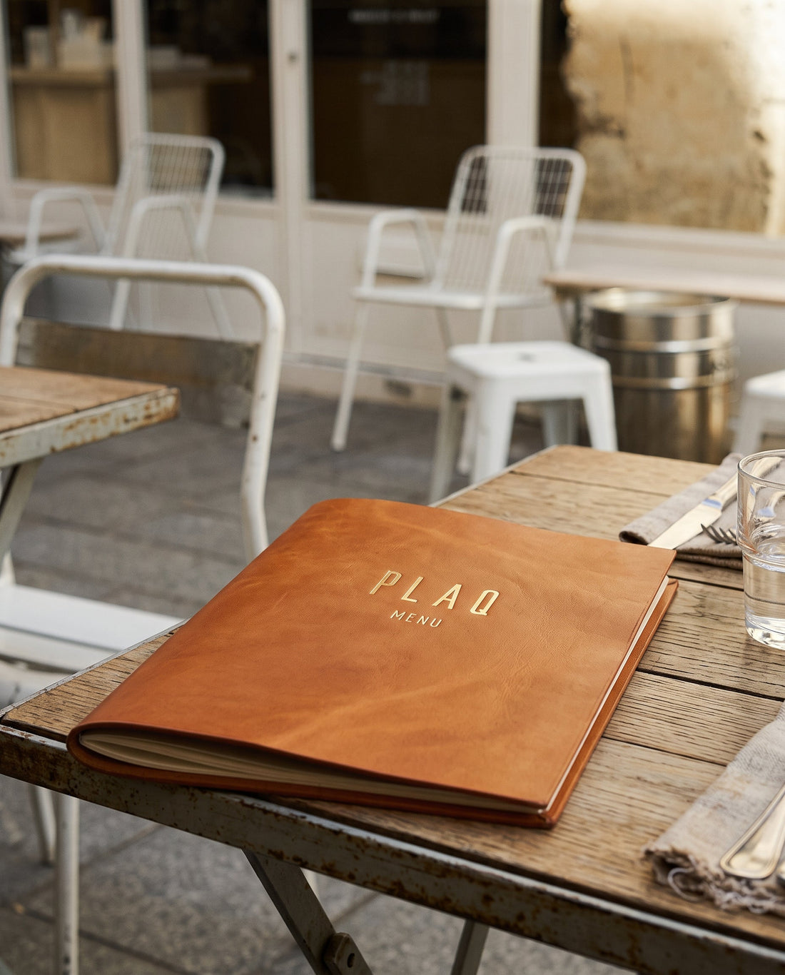 Porte-menus en cuir personnalisés, fabriqués en France : coloris et logo sur mesure